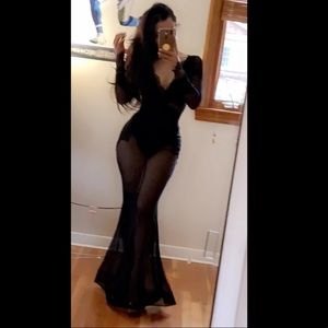 FASHION NOVA LACE DRESS